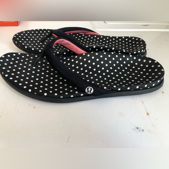 lululemon athletica | Shoes | Old School Lululemon Flip Flops S7 | Poshmark